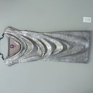 Vince Camuto Sz 10 Silver Sleeveless Dress
